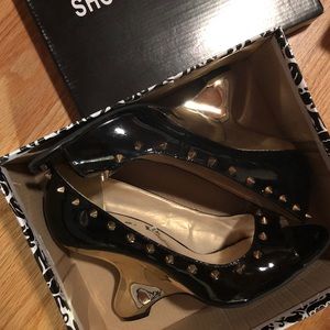 Metallic Pumps with Gold Heel and Accents